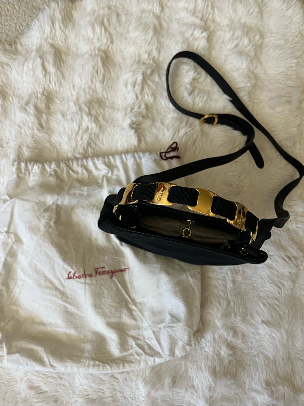 ✨Vintage 90s Salvatore Ferragamo Black Grosgrain Vara Link Mini Bag Crossbody - Picture 3 of 7